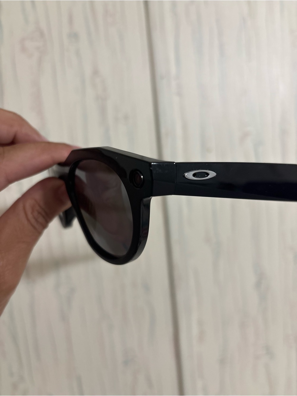 Oakley Black Round-Edge Sunglasses with Dark Lenses - Picture 2 of 5